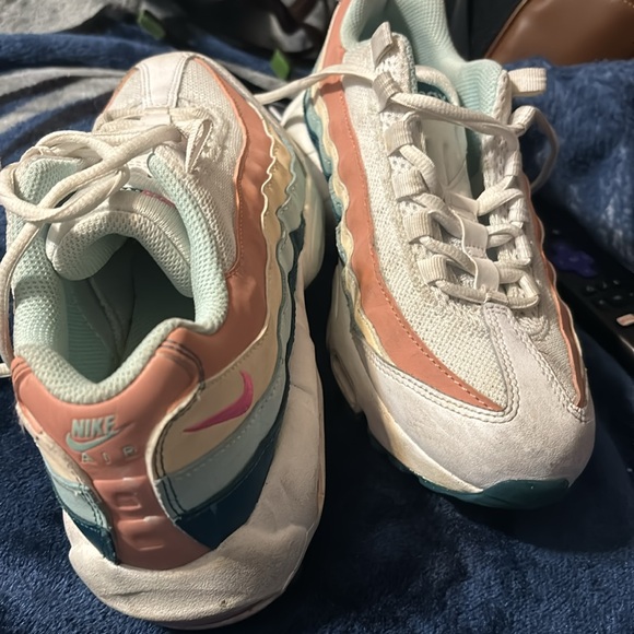 Nike air max 95. Multiple colors. - Picture 3 of 4